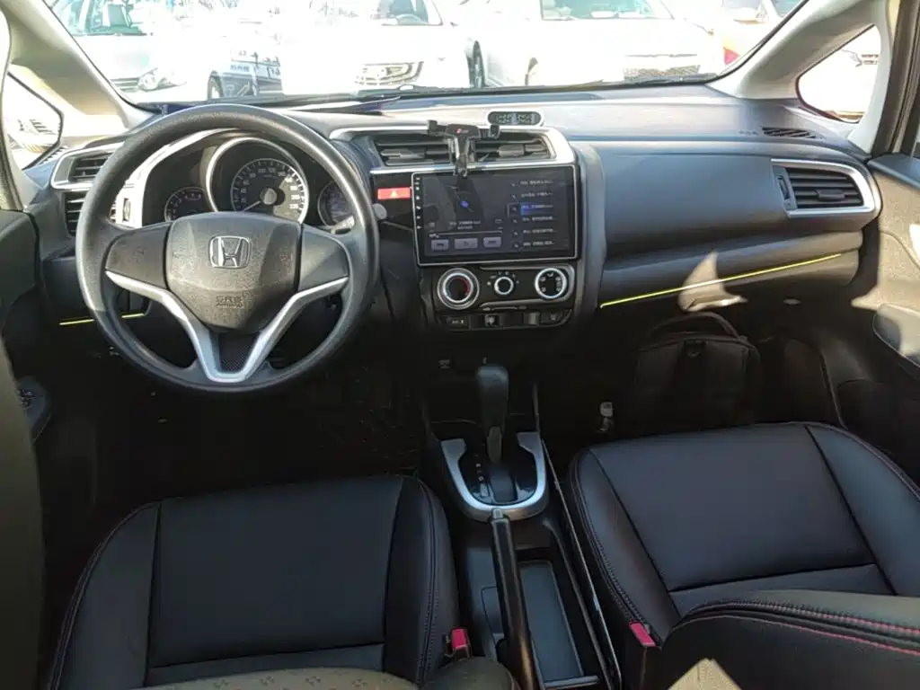 Honda Fit — миниатюра 10