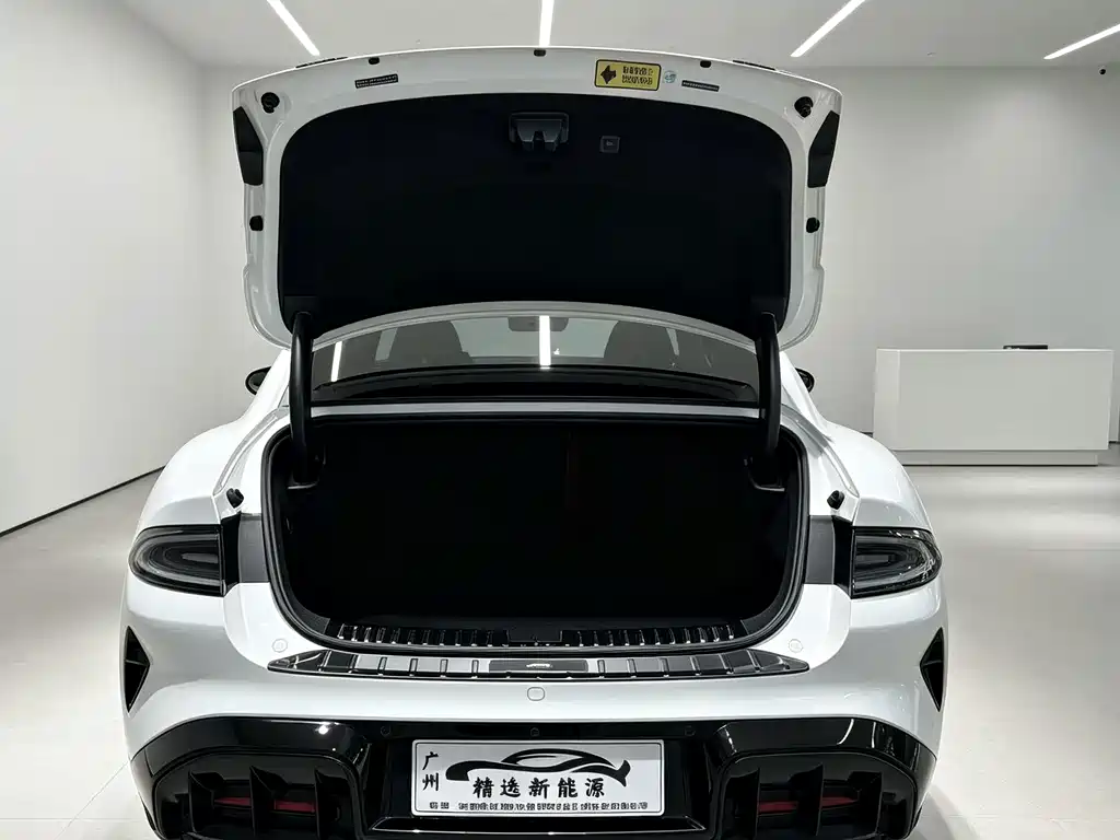 Xiaomi SU7 — миниатюра 23