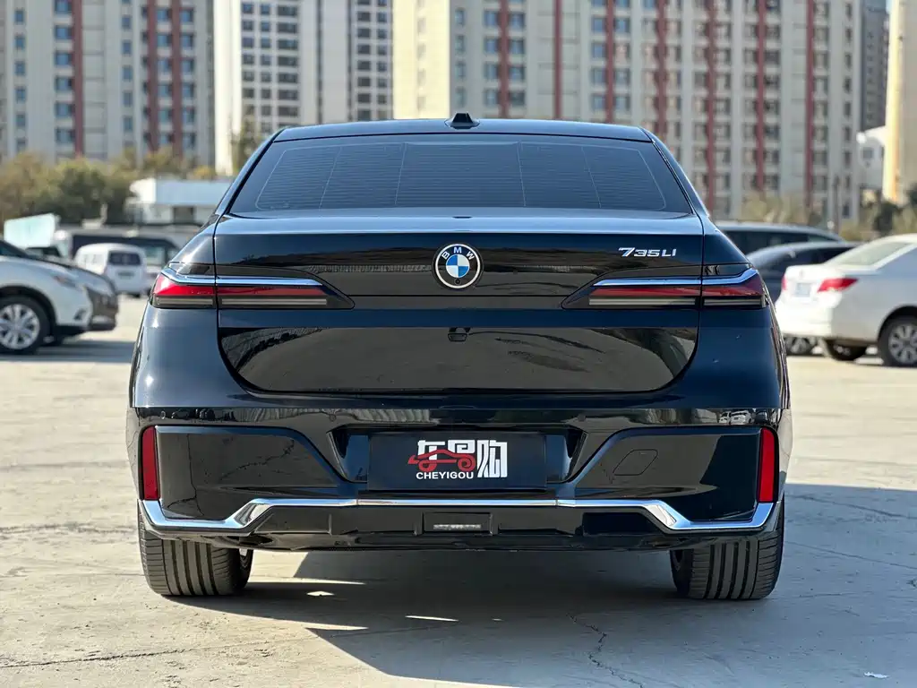 BMW 7 Series — миниатюра 8