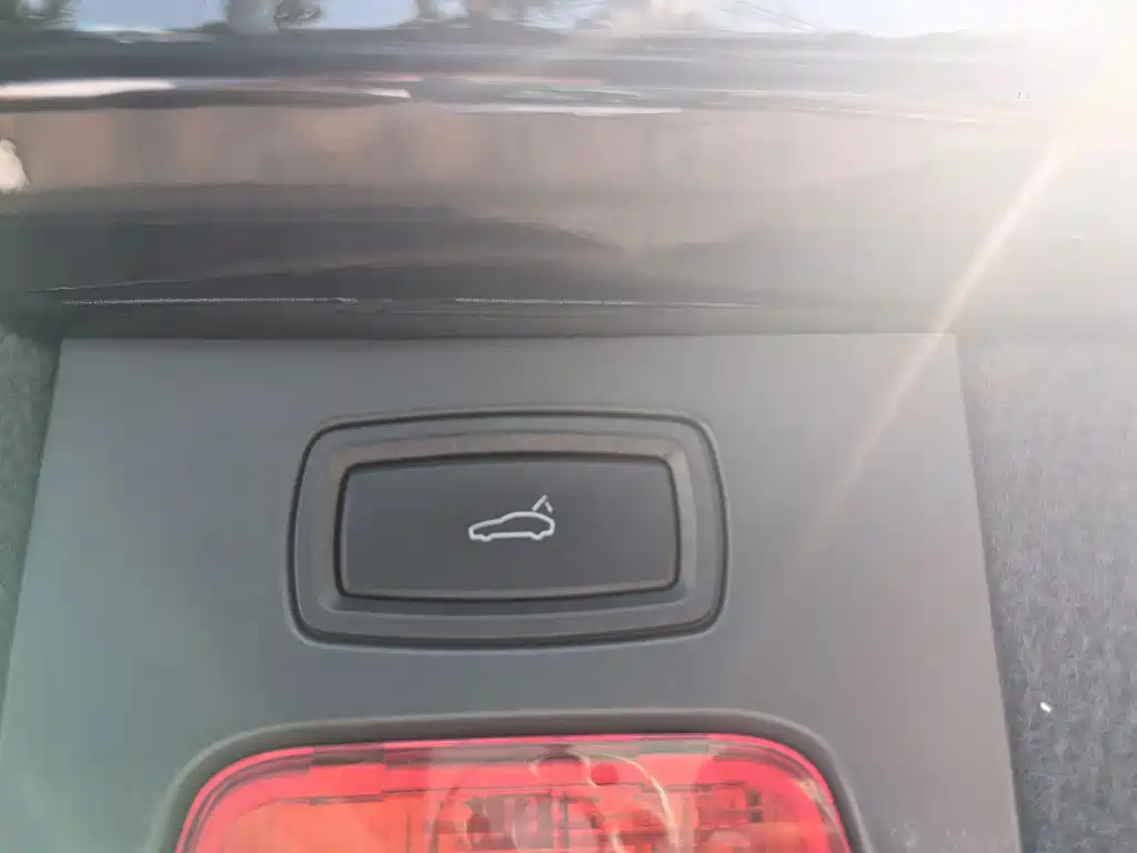 Porsche Cayenne — миниатюра 10