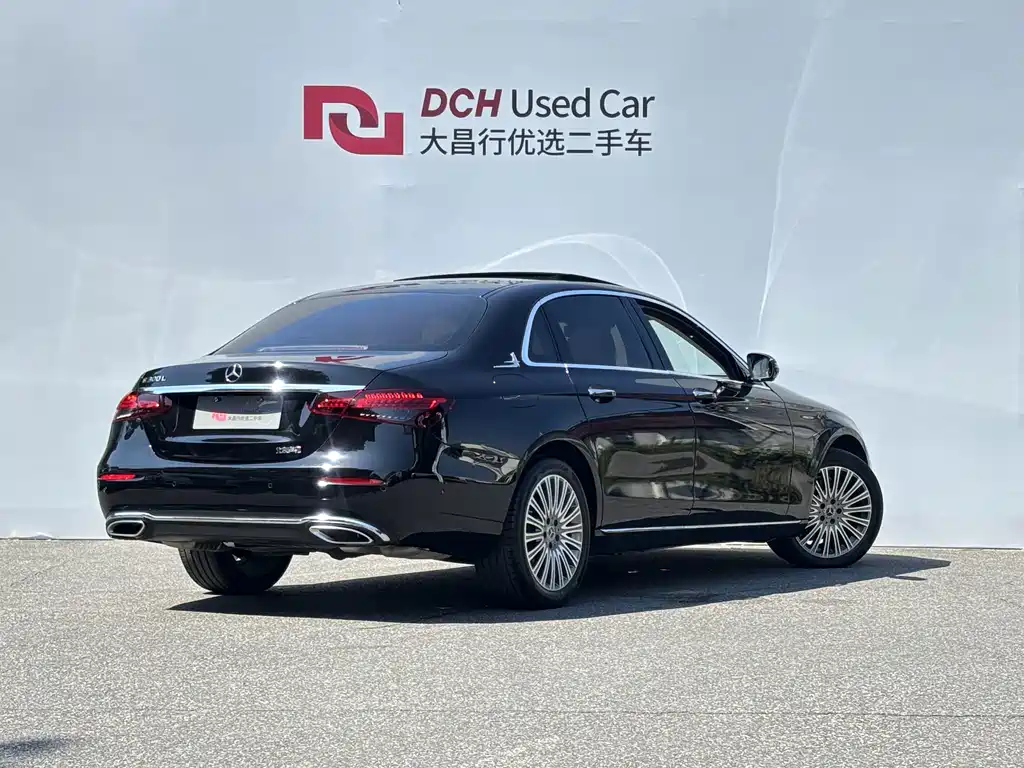 Mercedes-Benz E-Class — миниатюра 5