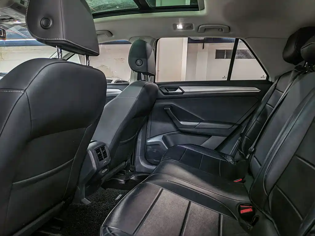 Volkswagen T-Roc — миниатюра 5