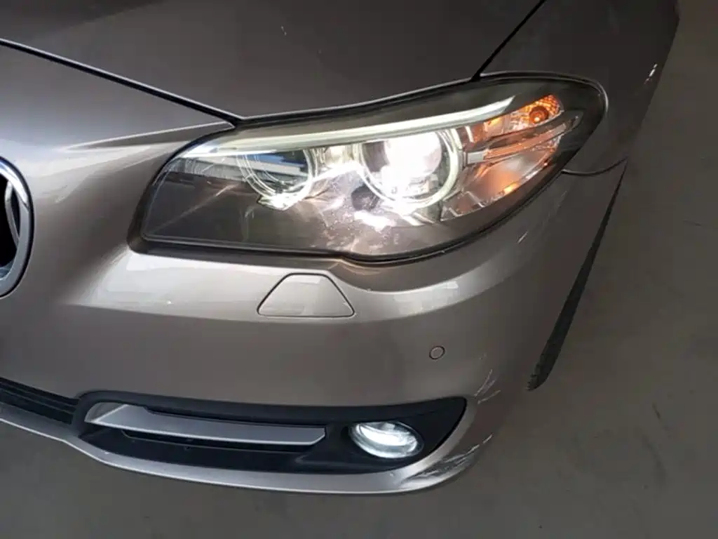BMW 5 Series (Import) — миниатюра 24