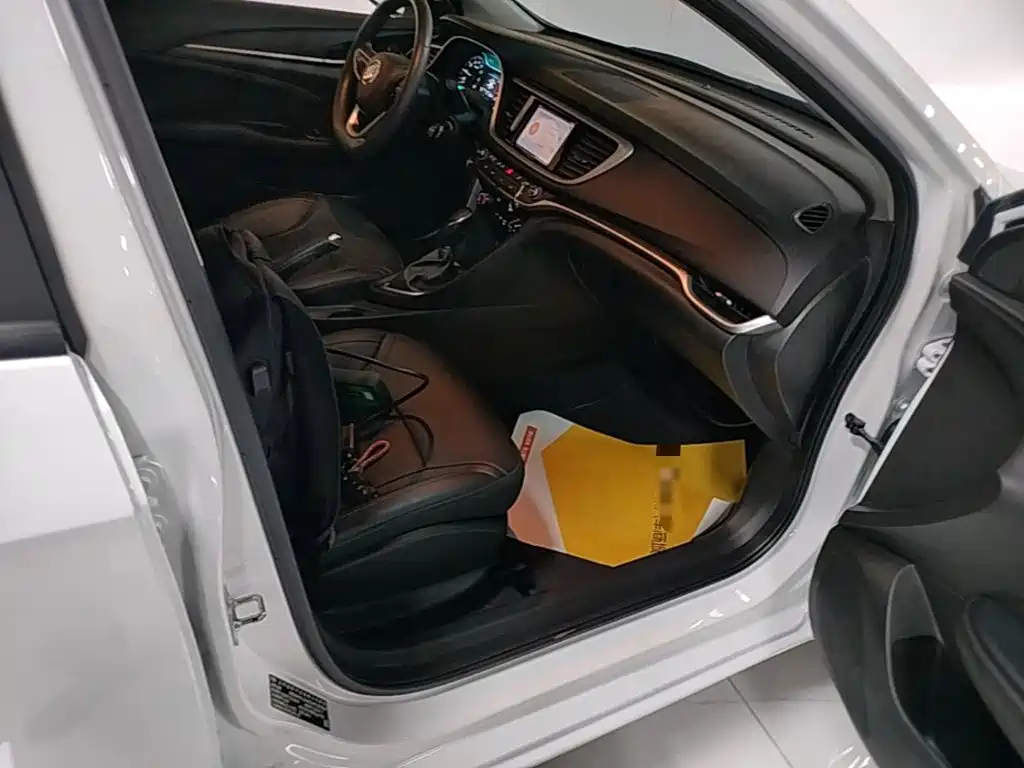 Buick Excelle — миниатюра 9