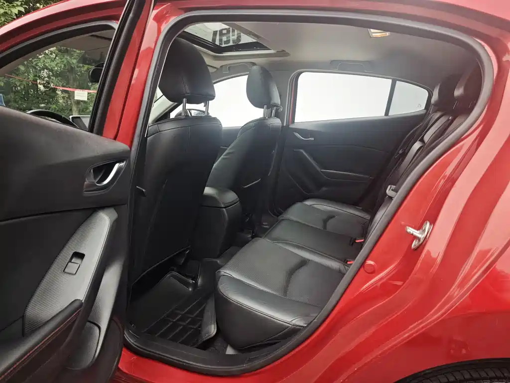 Mazda Mazda3 3 2016 2.0L AT Flagship