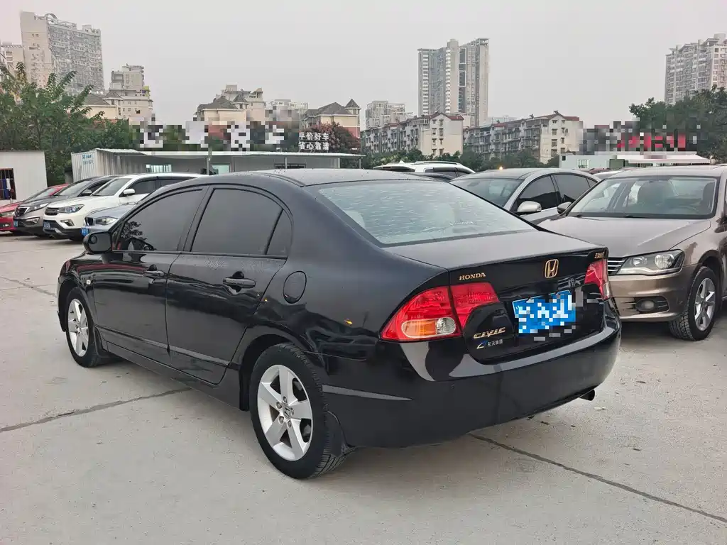 Honda Civic — миниатюра 4
