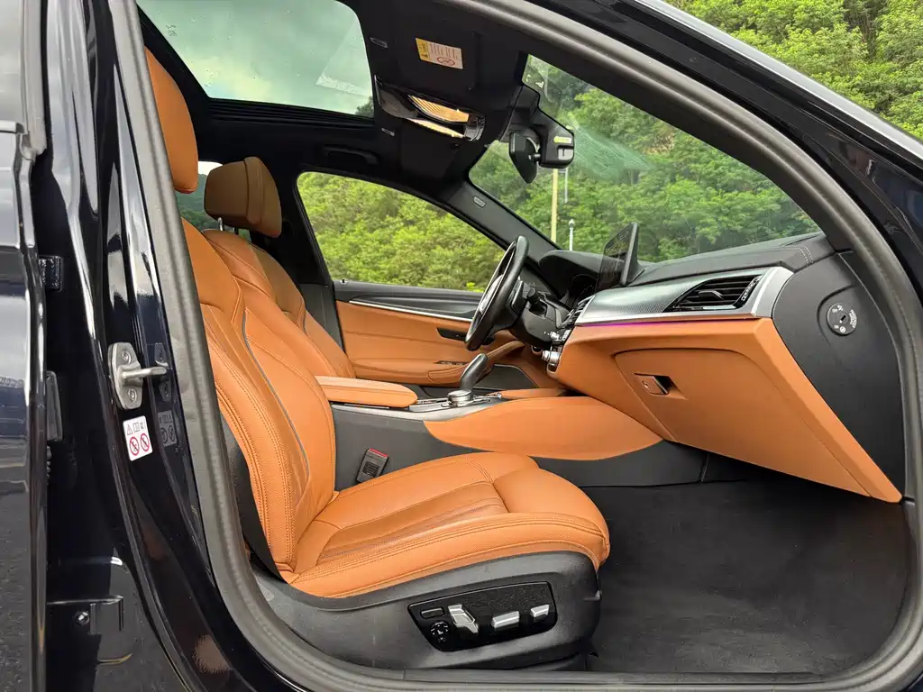BMW 5 Series (Import) — миниатюра 6