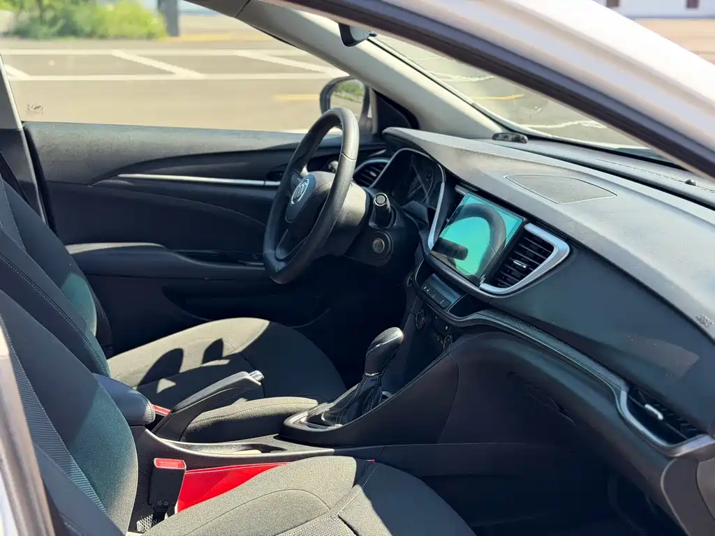 Buick Excelle — миниатюра 10