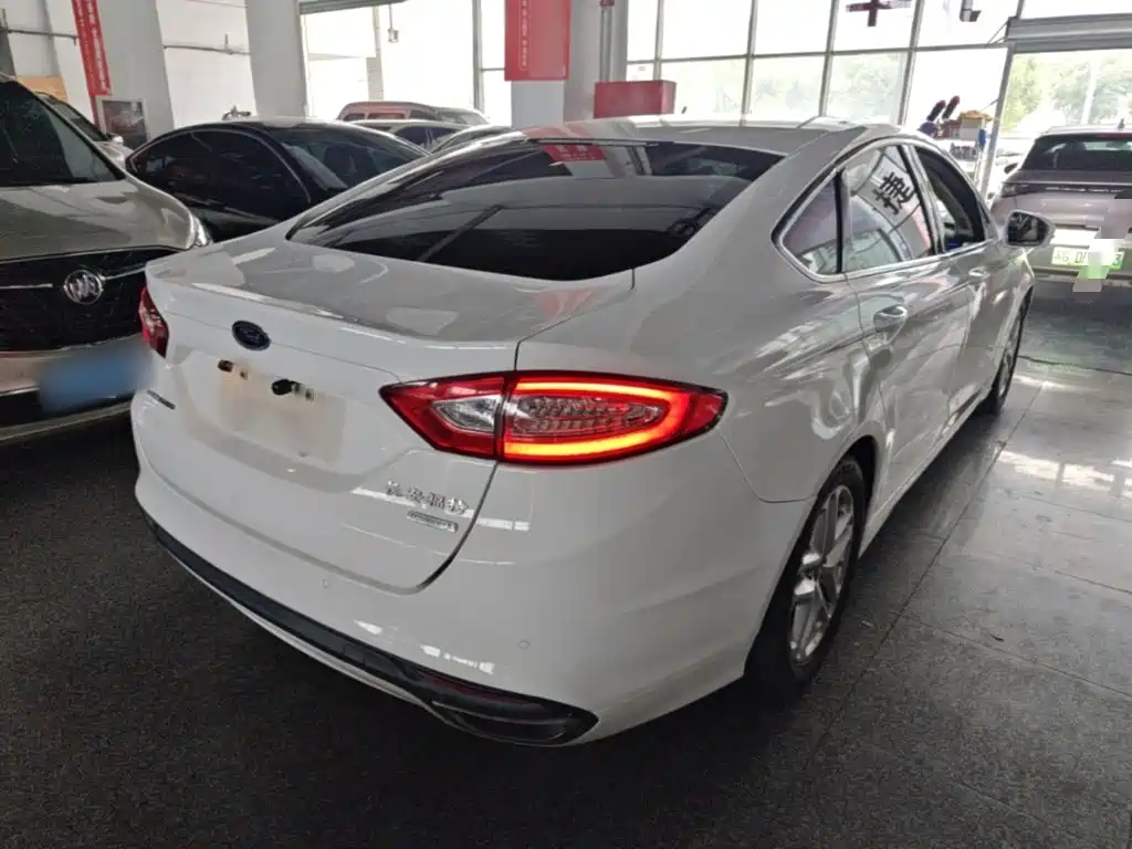 Ford Mondeo — миниатюра 7