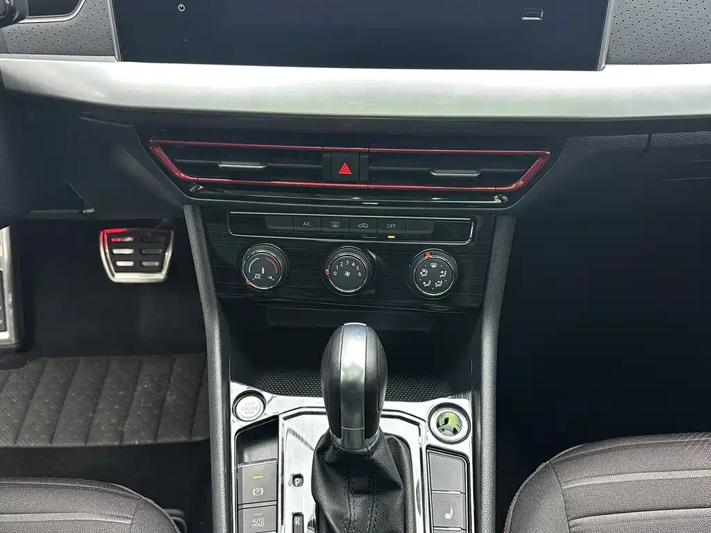 Volkswagen Lavida — миниатюра 13