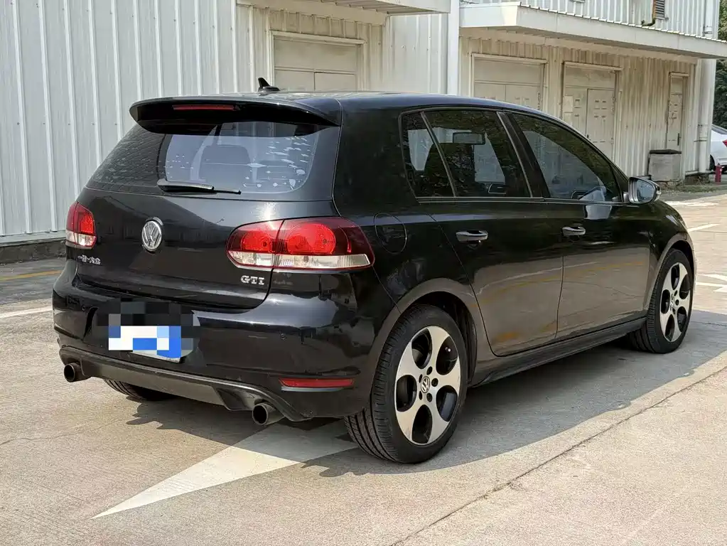 Volkswagen Golf GTI — миниатюра 9