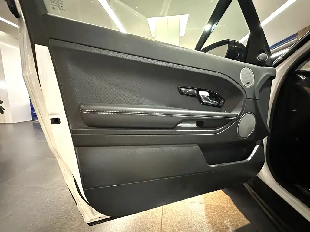 Land Rover Evoque (Import) — миниатюра 12