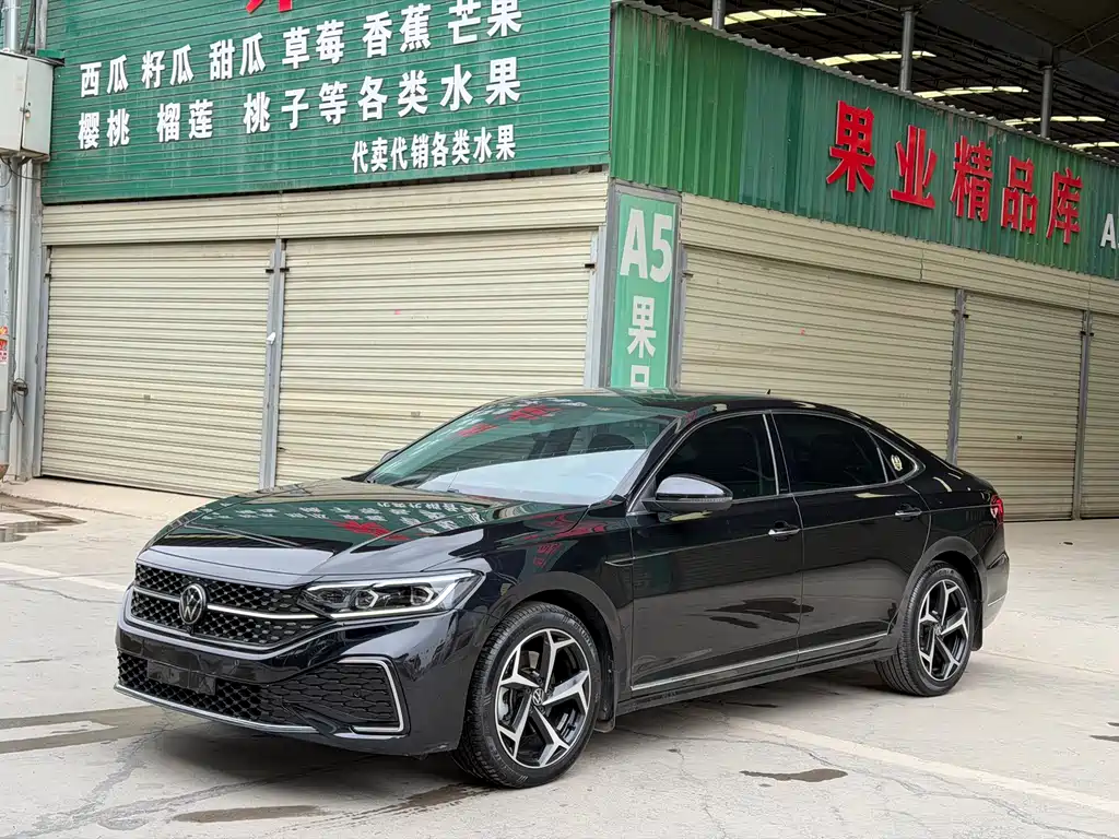 Volkswagen Passat 2023