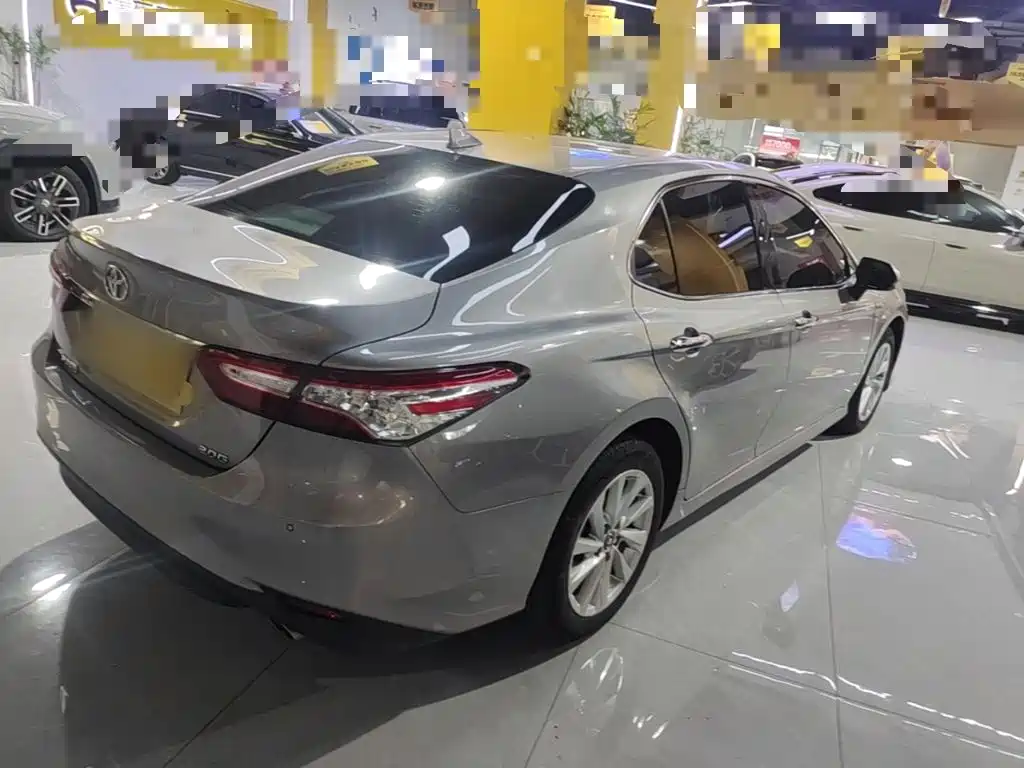 Toyota Camry — миниатюра 7