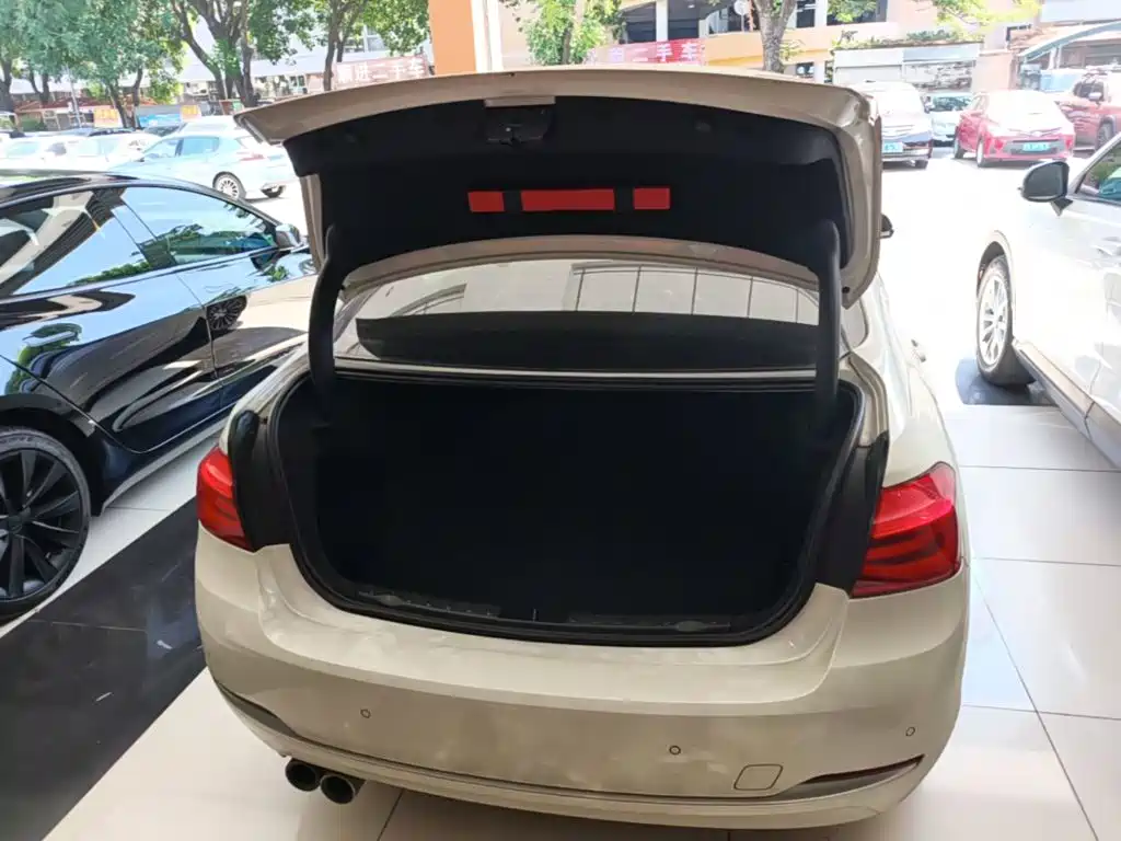 BMW 3 Series — миниатюра 19