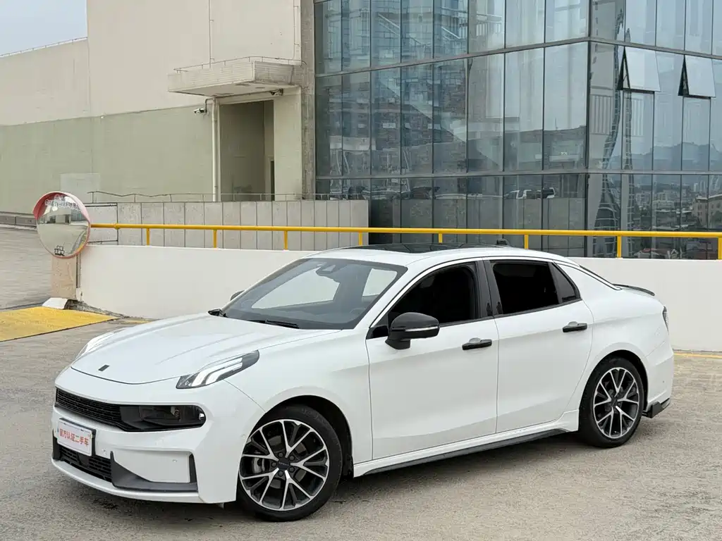 Lynk & Co 03 2021