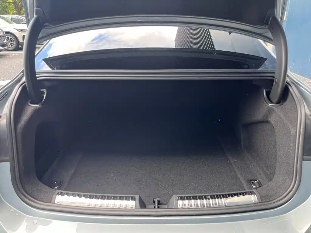 Audi A6L — миниатюра 14