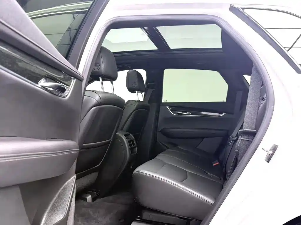 Cadillac XT5 — миниатюра 5