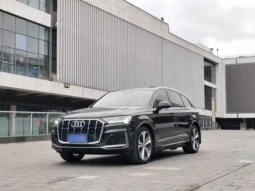 奥迪Q7 2020款 55 TFSI quattro 黑武士专享版 2020