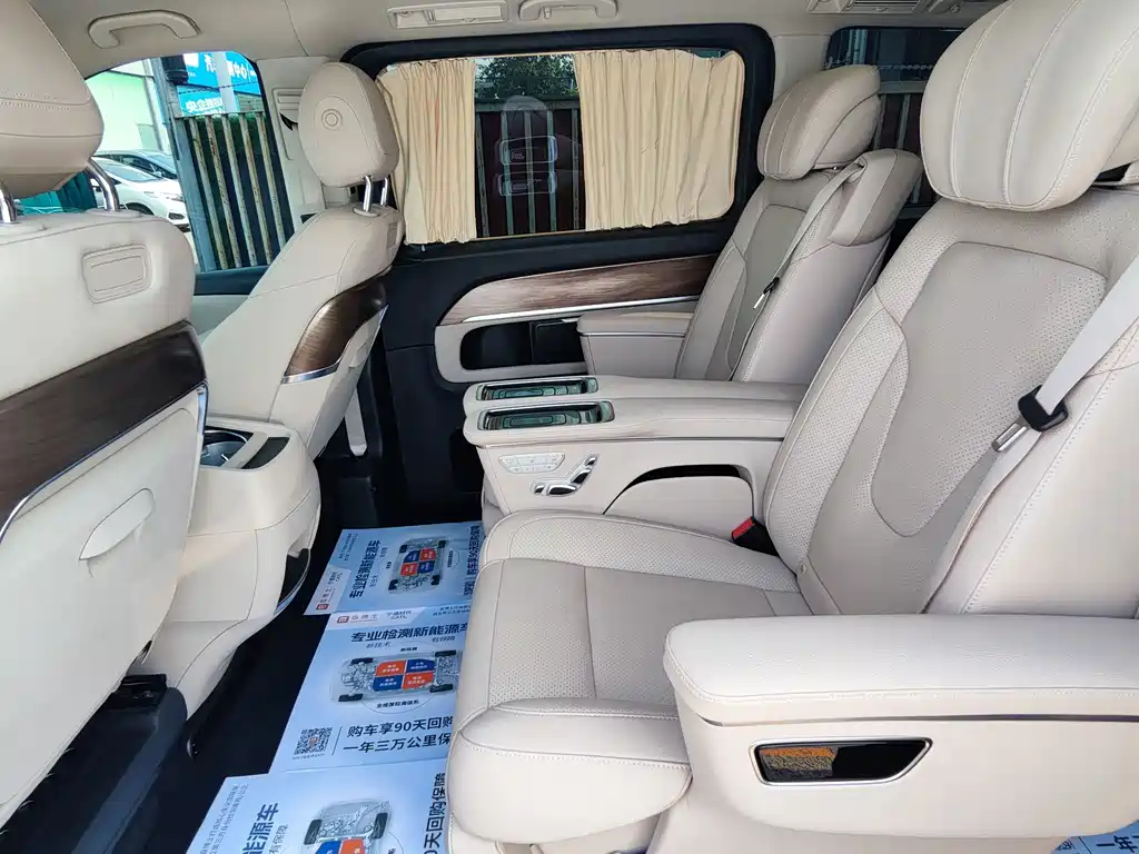 Mercedes-Benz V-Class — миниатюра 14