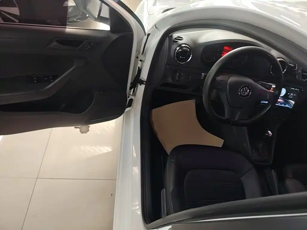 Volkswagen Jetta — миниатюра 16
