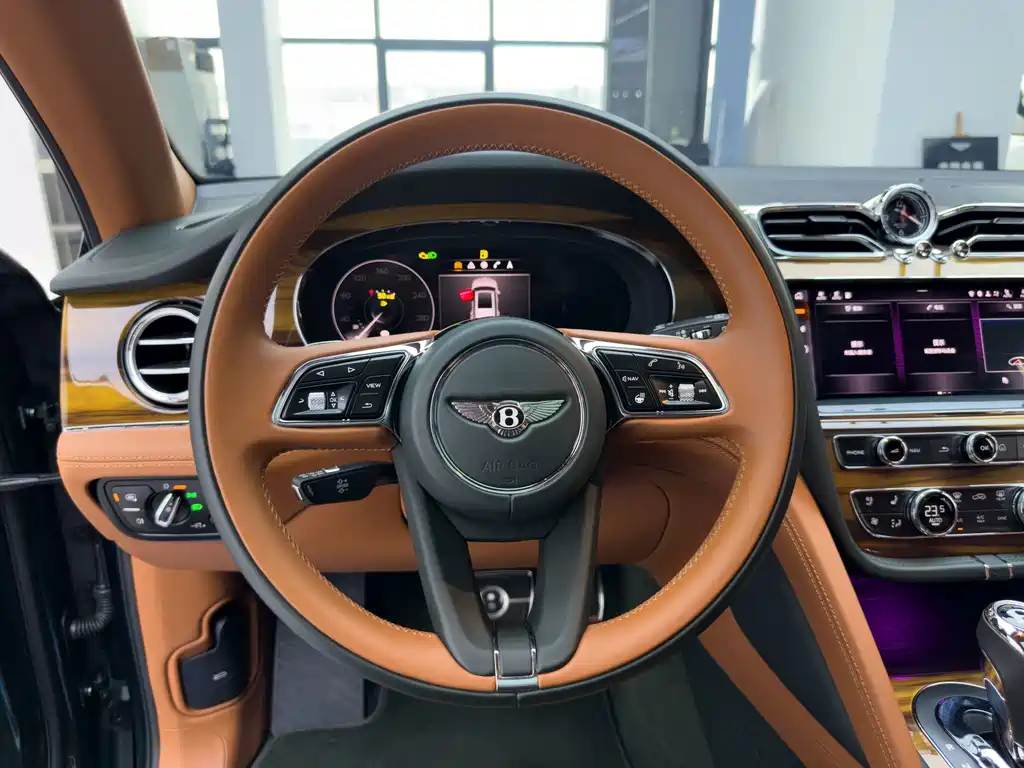 Bentley Bentayga — миниатюра 19