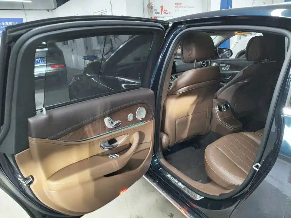 Mercedes-Benz E-Class — миниатюра 6