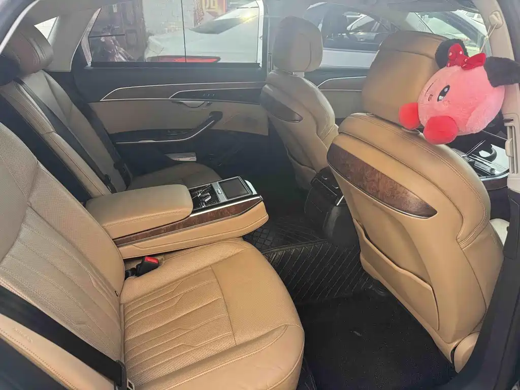Audi A8 — миниатюра 8