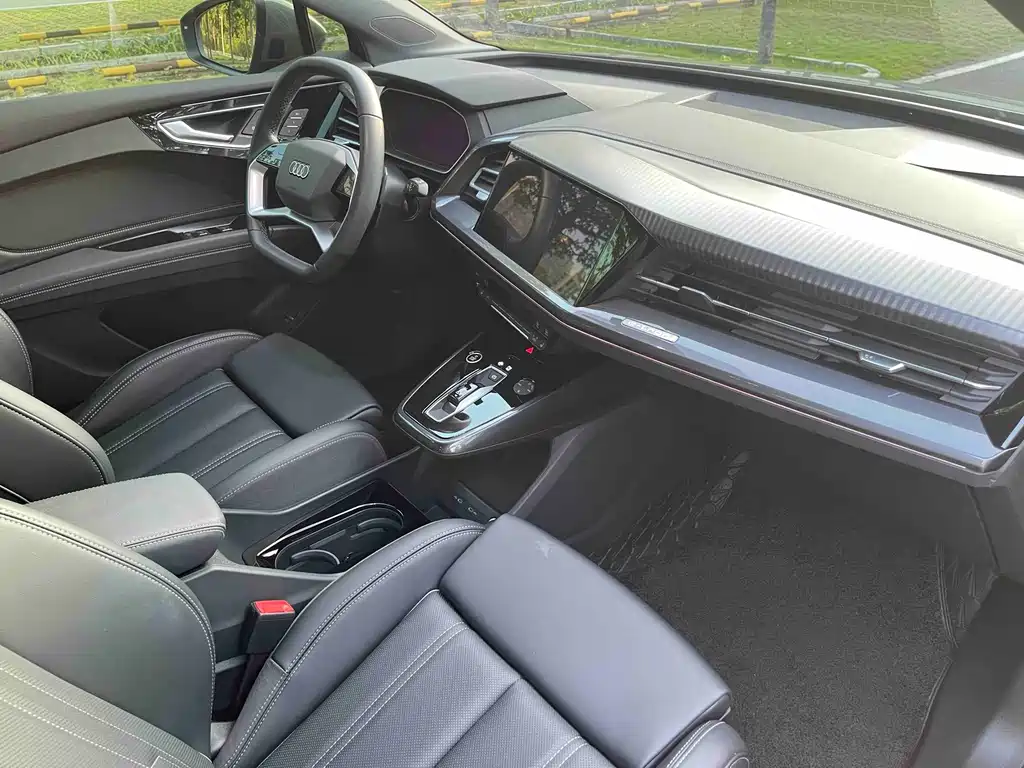 Audi Q4 e-tron — миниатюра 11