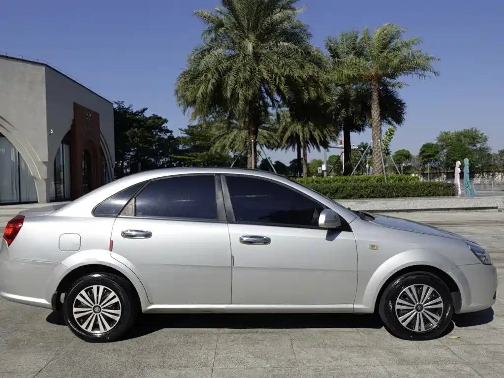 Buick Excelle — миниатюра 3