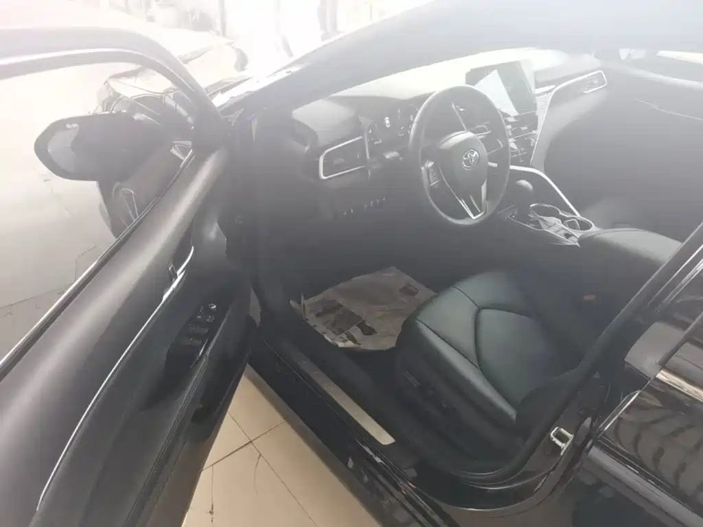 Toyota Camry — миниатюра 16
