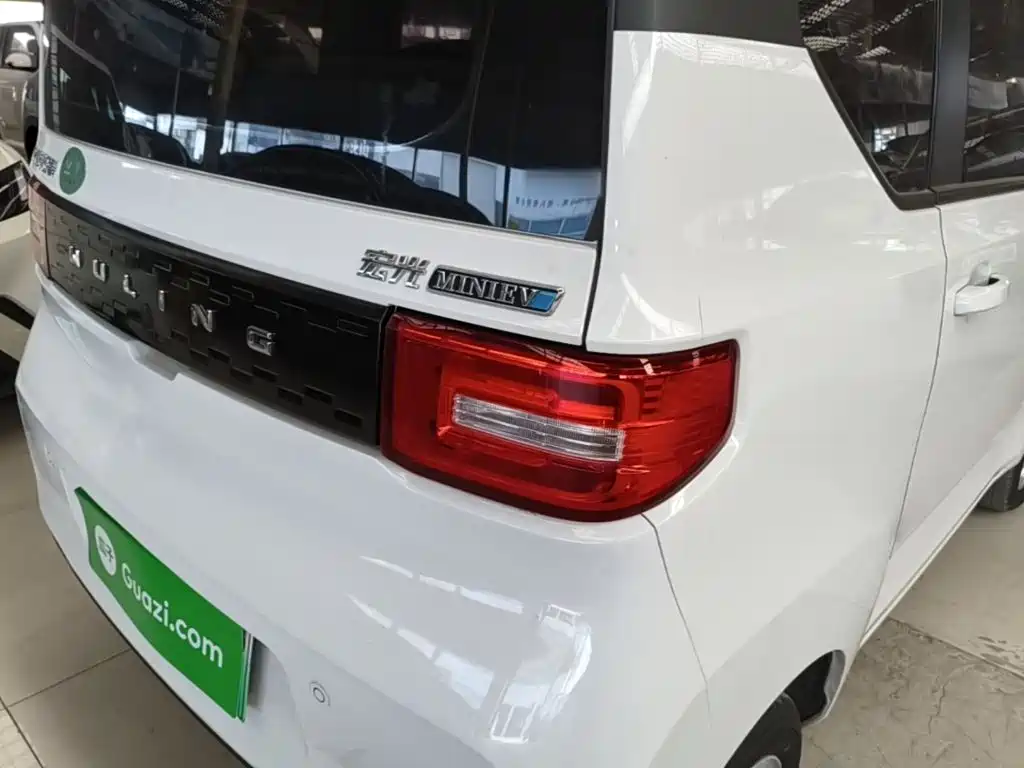 Wuling MINIEV — миниатюра 8