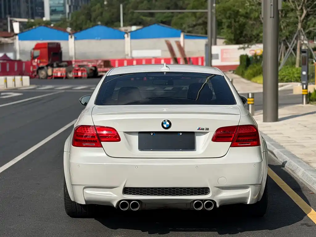 BMW M3 2010 M3 25