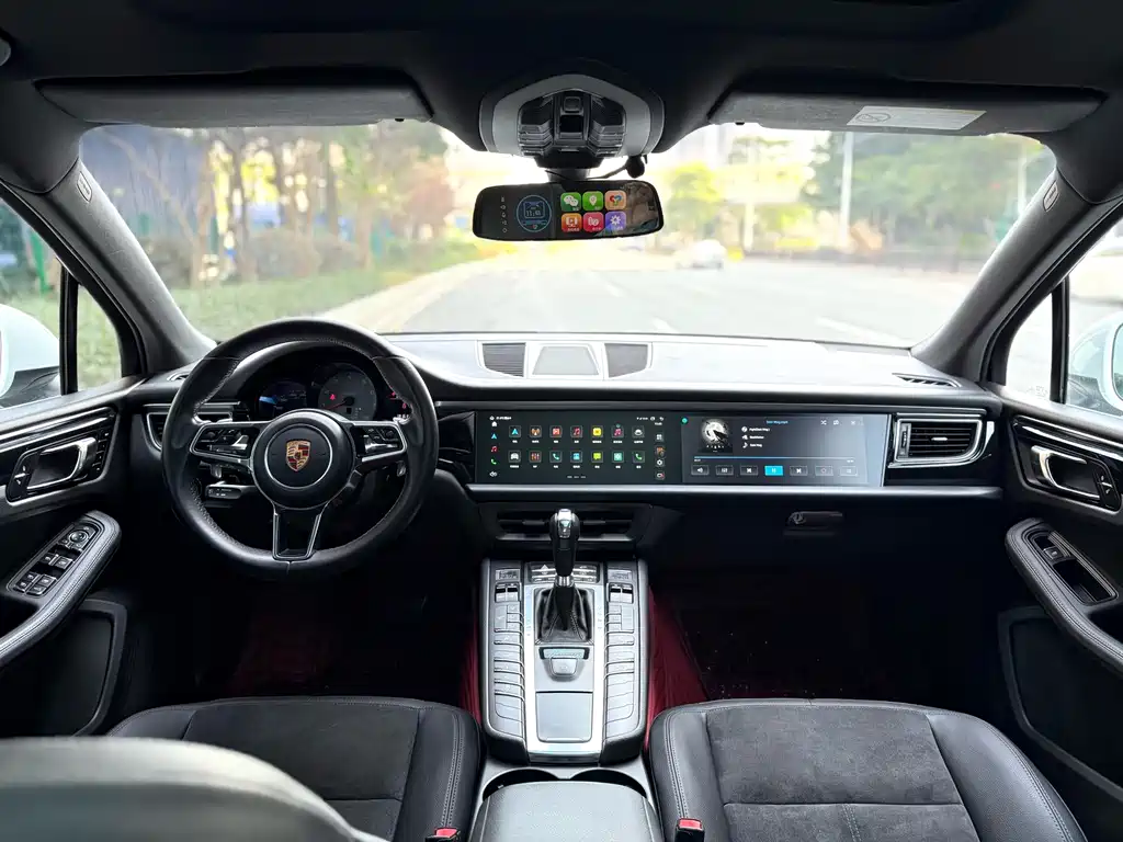 Porsche Macan — миниатюра 10