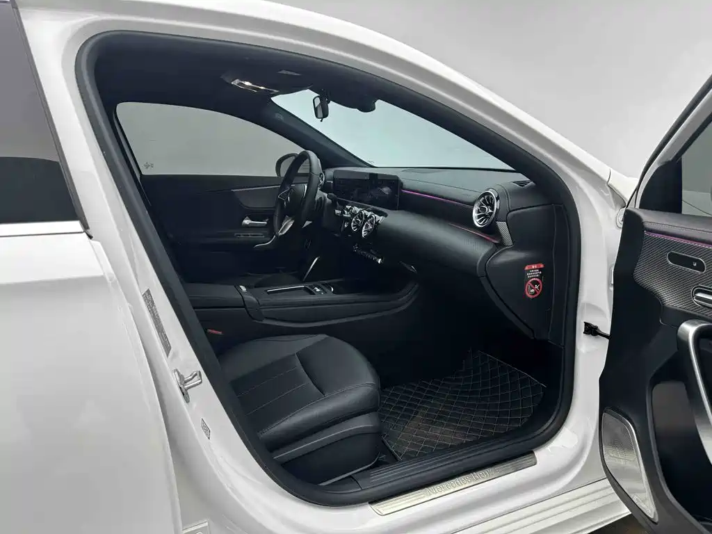 Mercedes-Benz A-Class — миниатюра 7