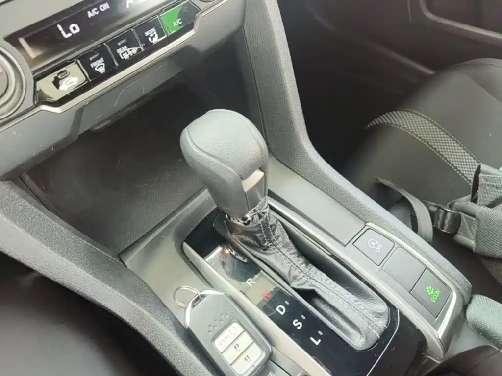 Honda Civic — миниатюра 14