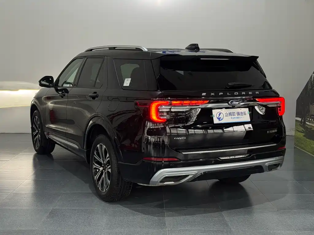 Ford Explorer — миниатюра 4