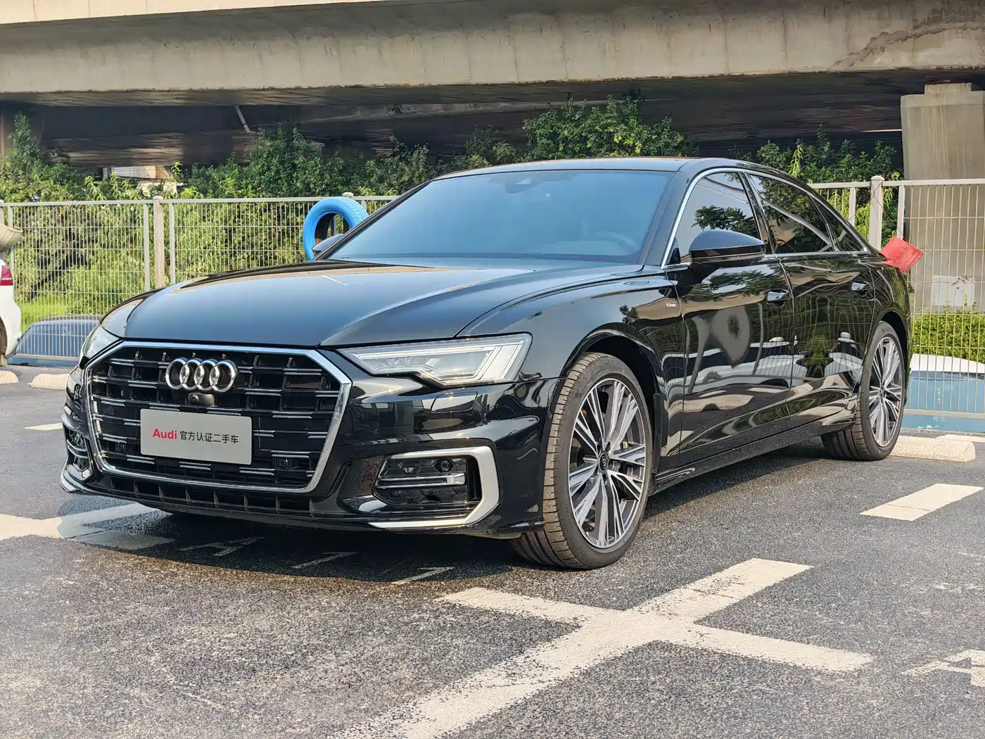 奥迪A6L 2024款 45 TFSI 臻选动感型 2024