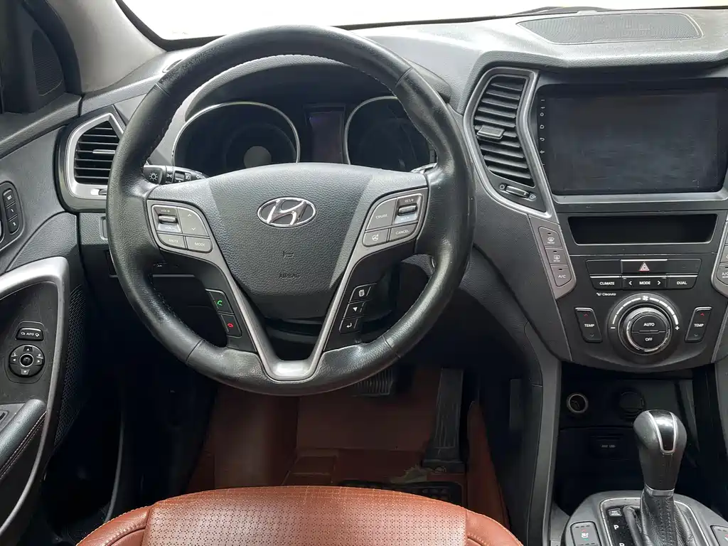 Hyundai Santa Fe — миниатюра 11