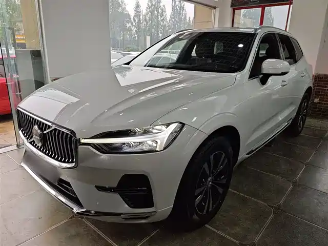 VOLVO  XC60 2022