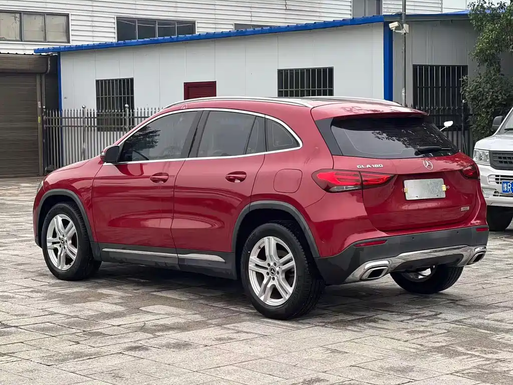 Mercedes-Benz GLA — миниатюра 9