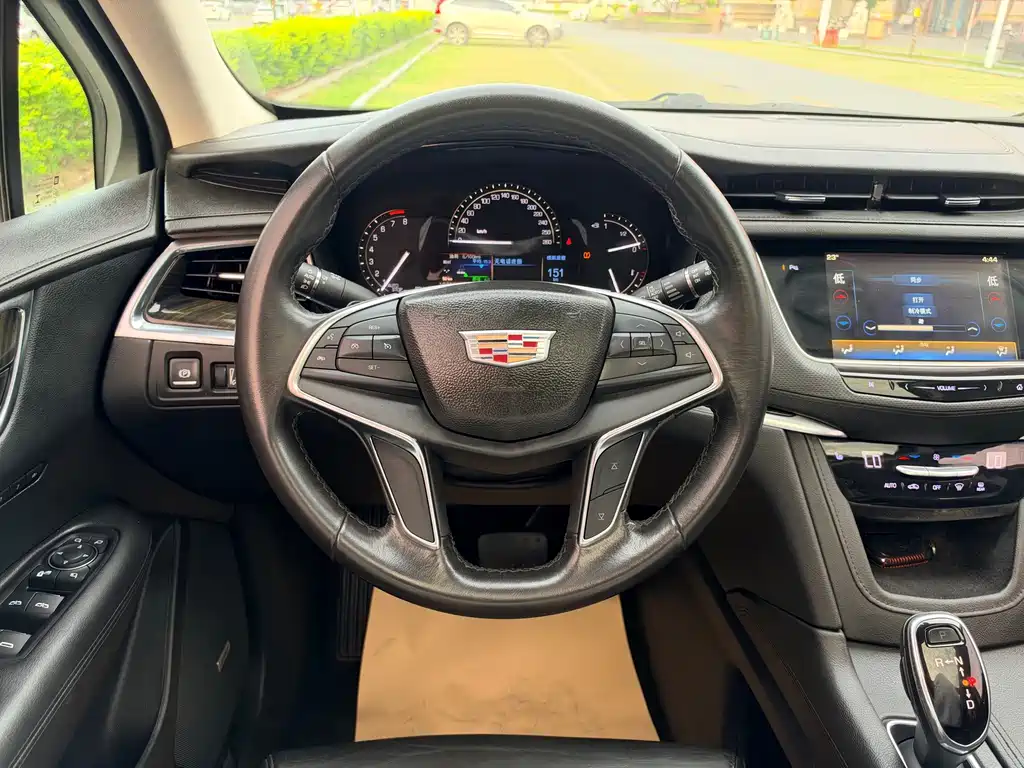Cadillac XT5 — миниатюра 15