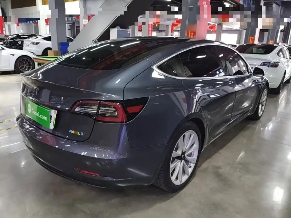 Tesla Model 3 — миниатюра 7