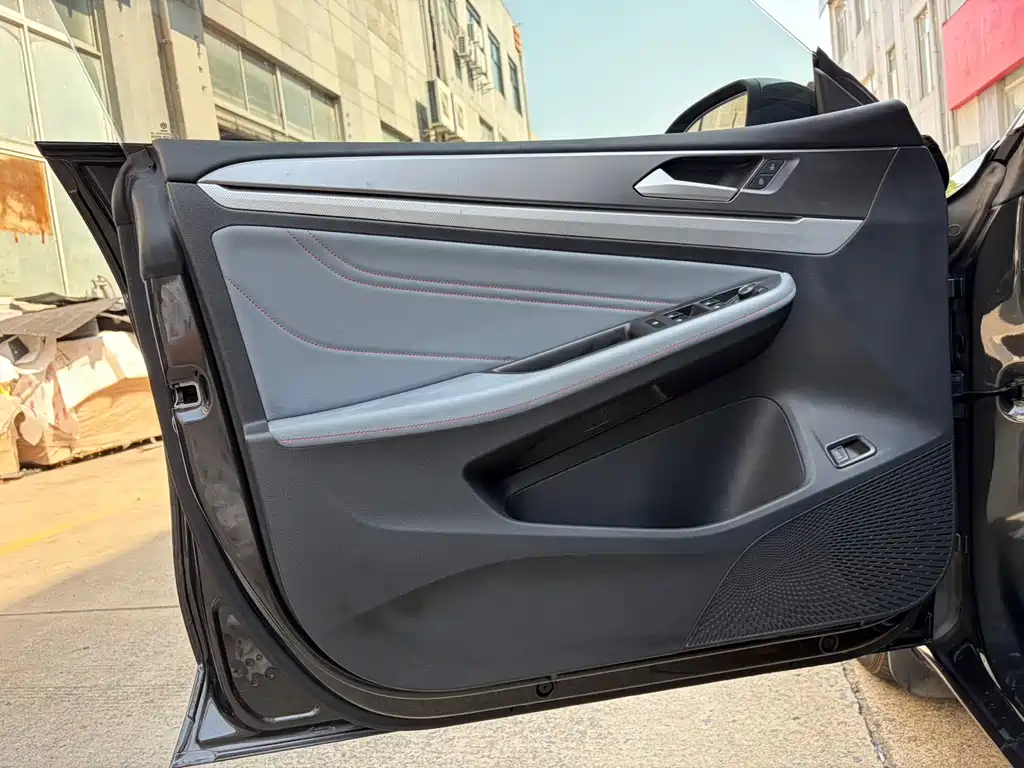 Volkswagen Lamando — миниатюра 16
