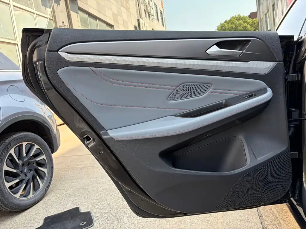 Volkswagen Lamando — миниатюра 17