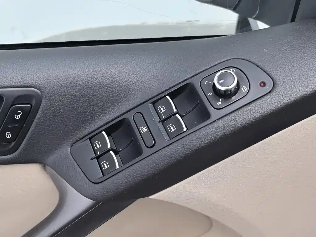 Volkswagen Tiguan — миниатюра 9