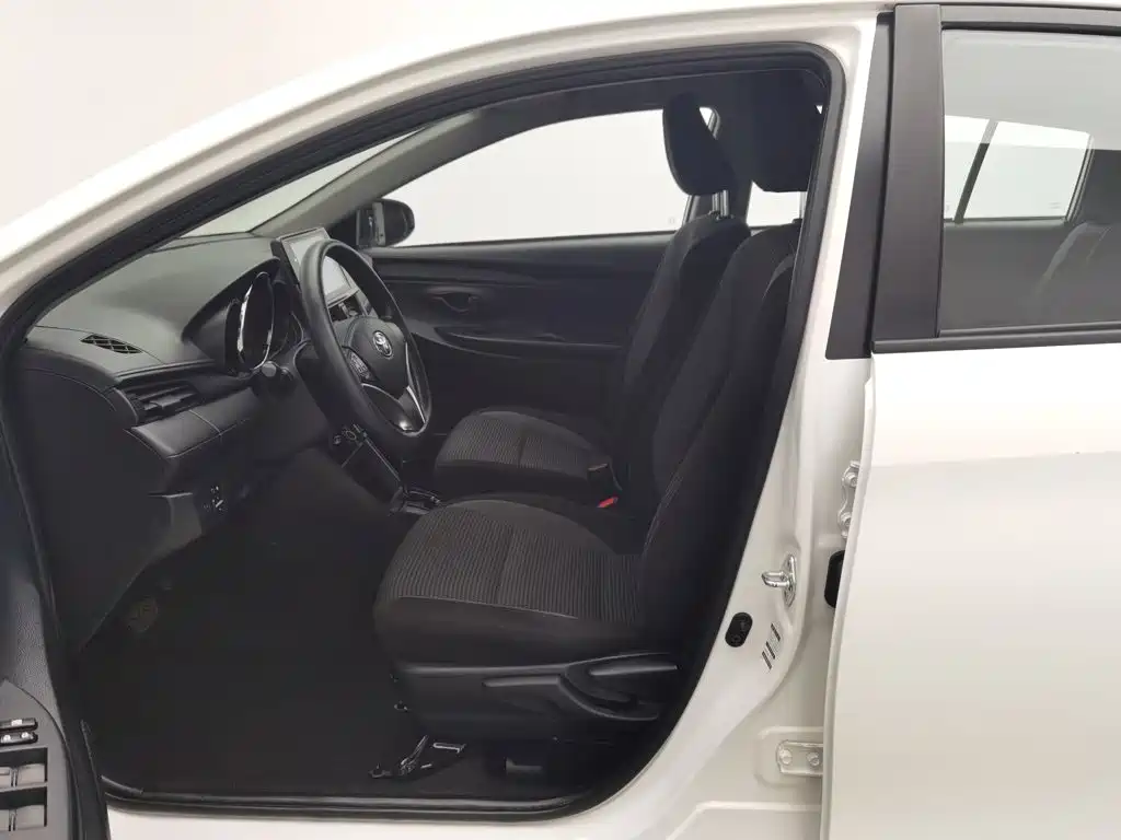 Toyota Vios FS — миниатюра 10