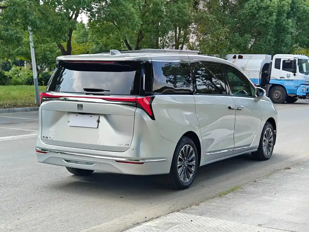 Buick GL8 — миниатюра 5