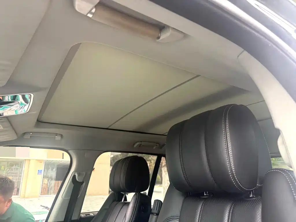 Land Rover Range Rover — миниатюра 8