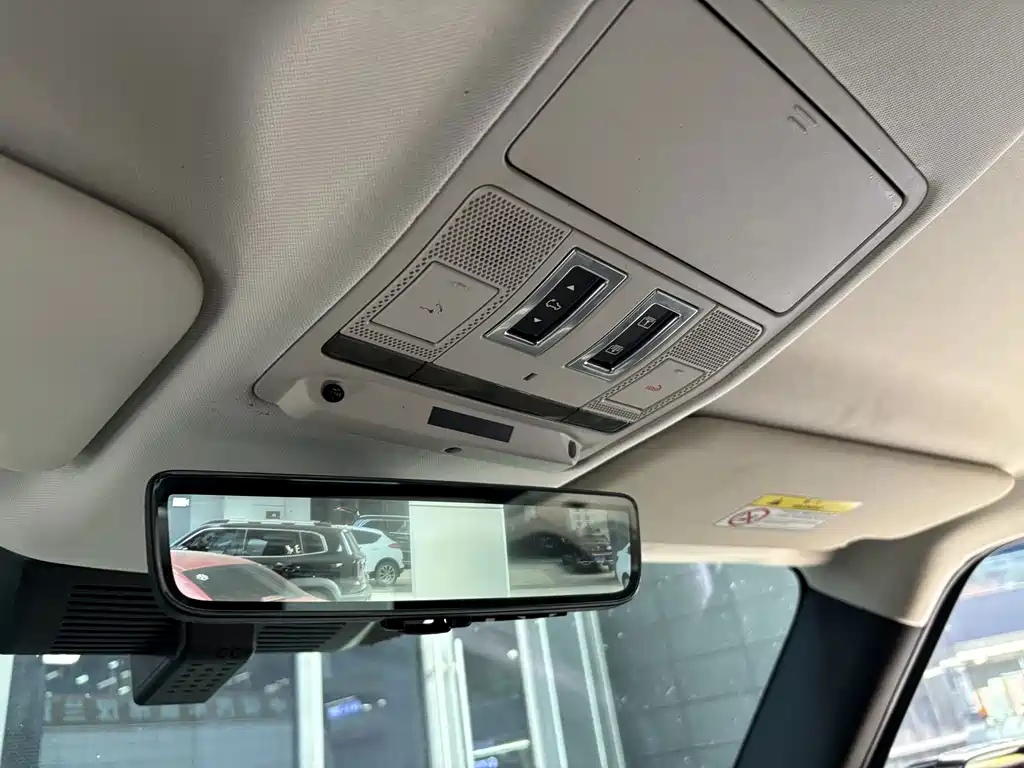 Land Rover Defender — миниатюра 27